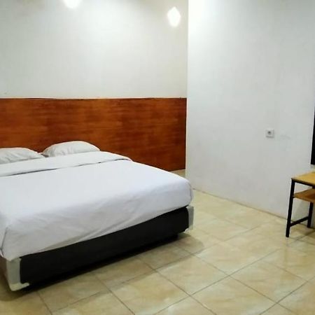 Her Mandiri Guest House Balikpapan  Bagian luar foto